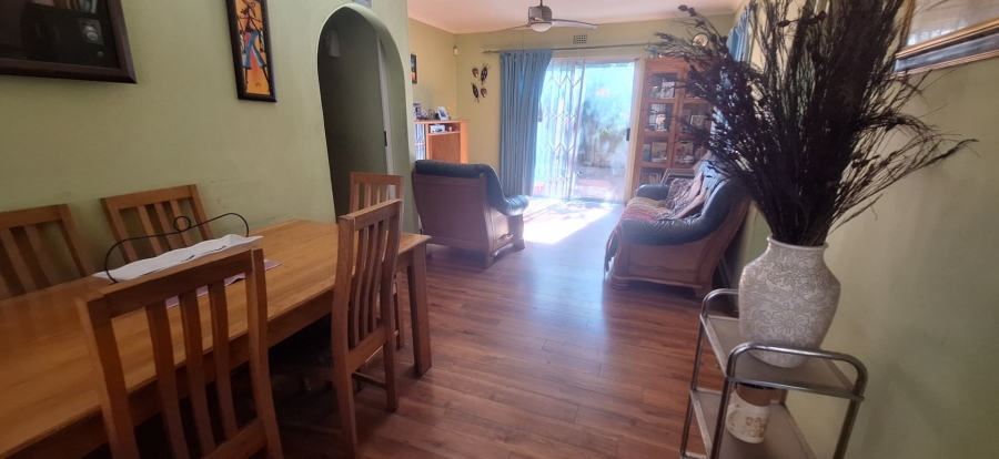 4 Bedroom Property for Sale in London Village Western Cape